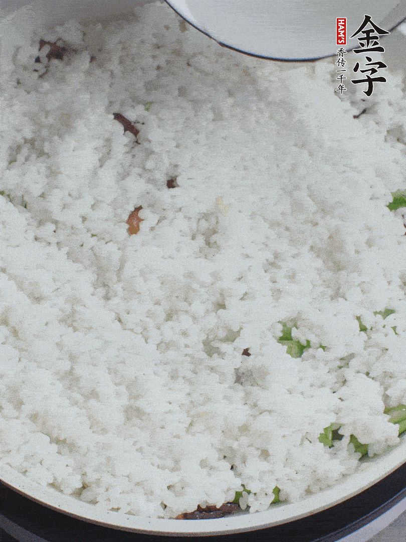 放一碗水，蓋蓋燜煮。